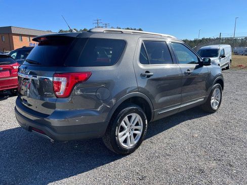 Used 2019 Ford Explorer XLT w/ Equipment Group 202A image 7