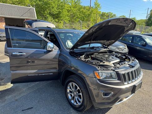 Used 2015 Jeep Grand Cherokee Limited w/ Trailer Tow Group IV AWD/4WD image 14