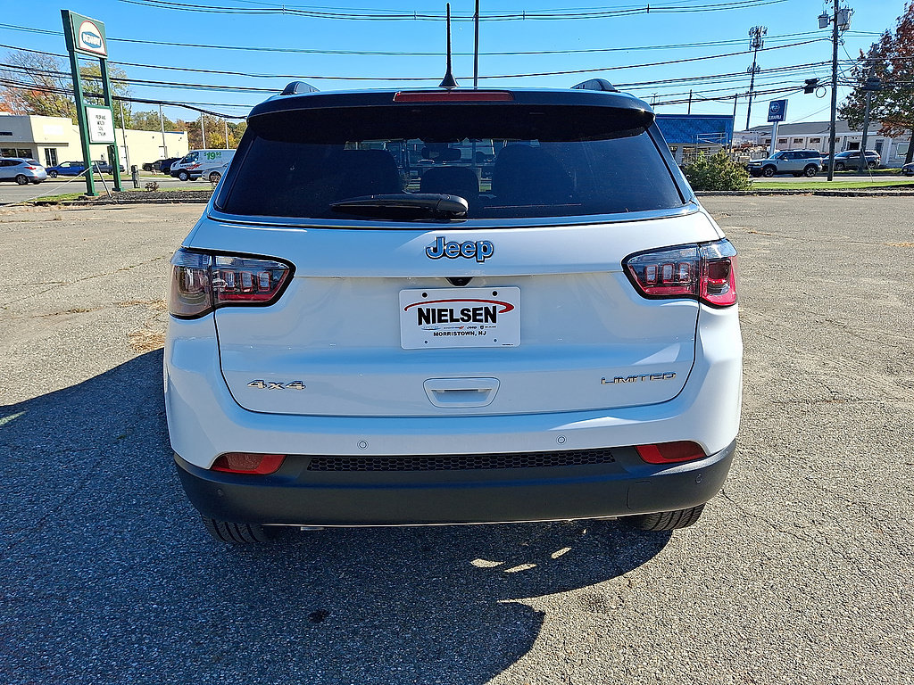 Used 2024 Jeep Compass Limited w/ Sun and Sound Group AWD/4WD image 29