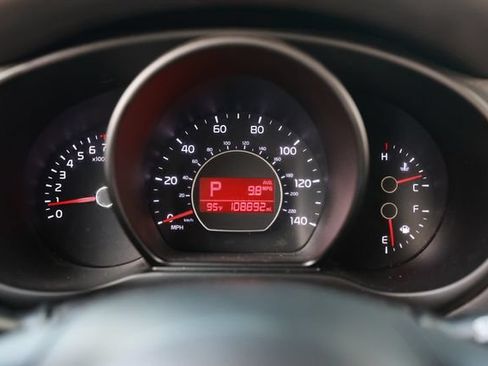 Used 2016 Kia Soul + FWD image 32