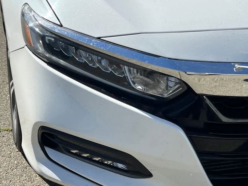 Used 2019 Honda Accord EX image 8