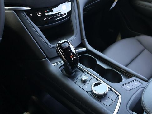 New 2025 Cadillac XT6 Luxury image 26