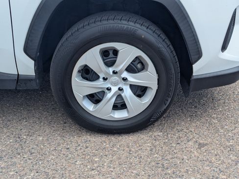 Used 2020 Toyota RAV4 LE w/ Carpet Mat Package FWD image 9