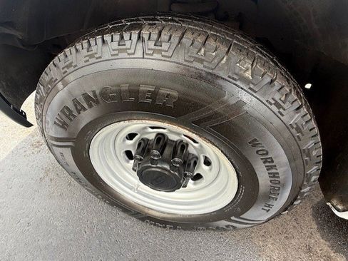 Used 1999 Ford F250 XL image 9