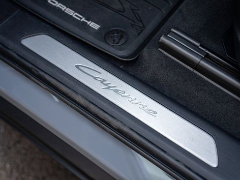 Used 2025 Porsche Cayenne image 12