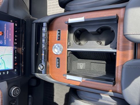 Used 2025 Lincoln Navigator Black Label image 15