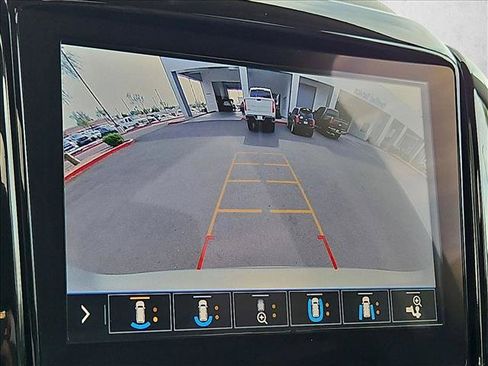Used 2020 Chevrolet Traverse Premier AWD/4WD image 19