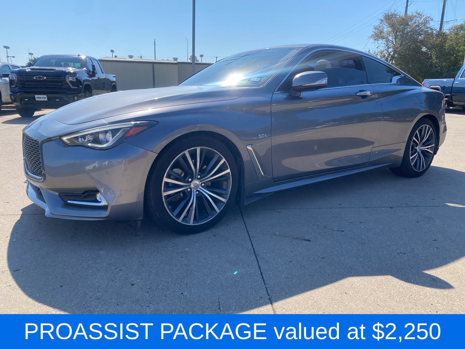 Used 2019 INFINITI Q60 3.0t Luxe w/ Essential Package RWD image 4