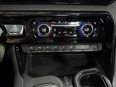 New 2026 GMC Sierra 1500 AT4 w/ Technology Package image 22