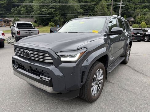 Used 2025 Toyota 4Runner Limited AWD/4WD image 46