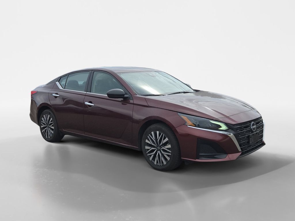 Used 2024 Nissan Altima 2.5 SV AWD/4WD image 8