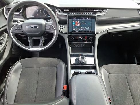 Certified 2023 Jeep Grand Cherokee L Laredo AWD/4WD image 15