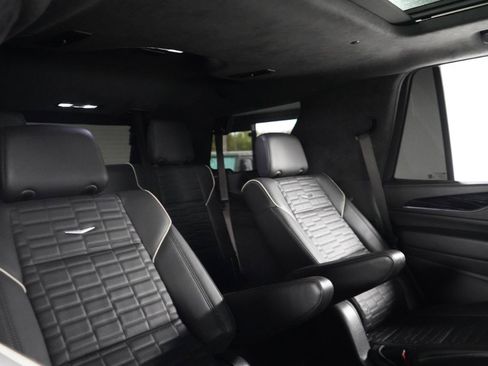 Used 2023 Cadillac Escalade V AWD/4WD image 31