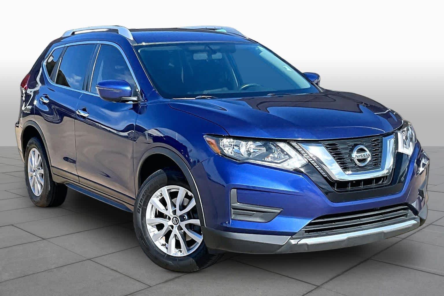 Used 2017 Nissan Rogue SV AWD/4WD image 2