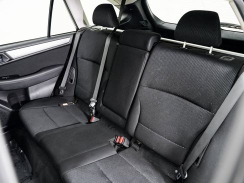 Used 2019 Subaru Outback 2.5i Premium image 24