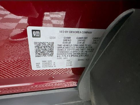 Used 2025 Chevrolet Trax LS image 12