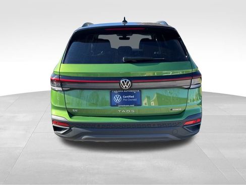 Used 2025 Volkswagen Taos SE image 6