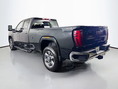 New 2025 GMC Sierra 3500 SLT w/ SLT Premium Package image 5