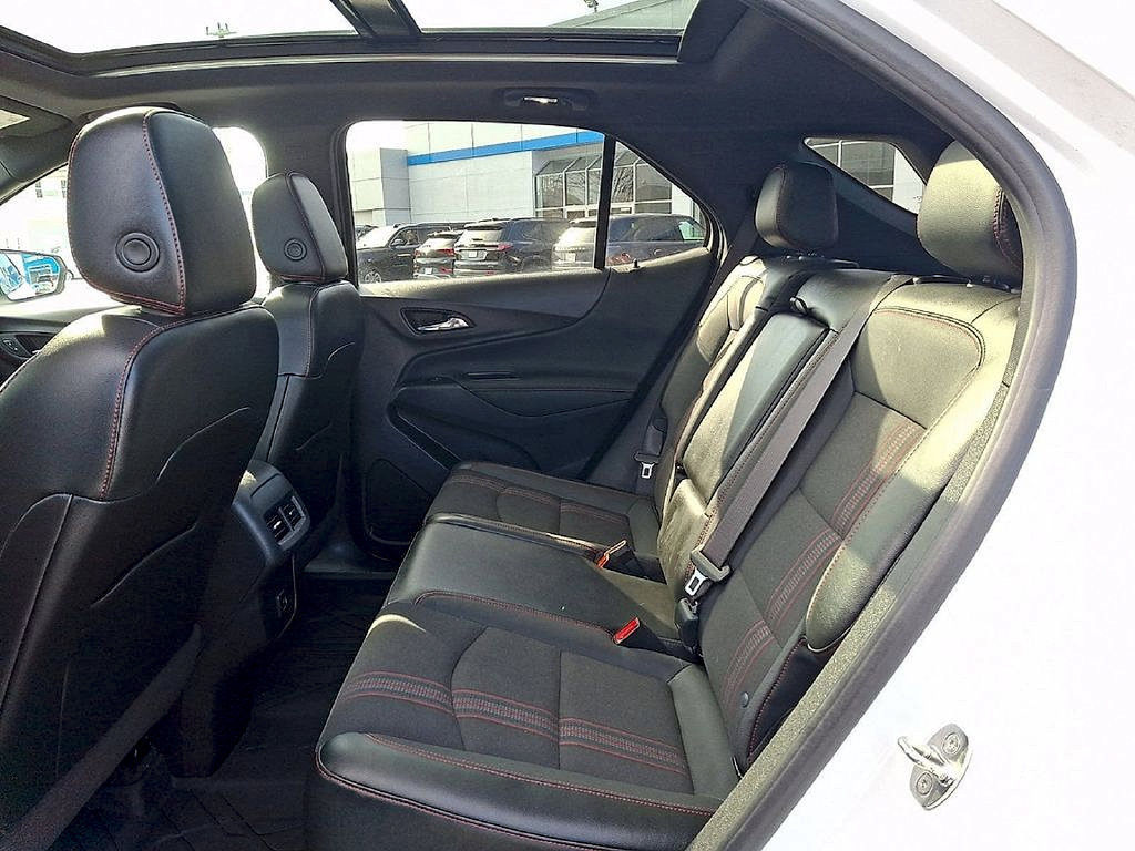 Used 2022 Chevrolet Equinox RS AWD/4WD image 23