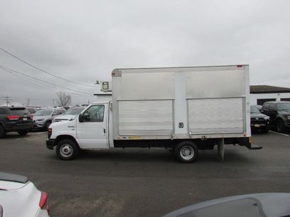 Used 2012 Ford E-450 and Econoline 450 Super Duty w/ PWR Locks & Windows Group