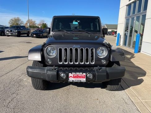 Used 2016 Jeep Wrangler Unlimited Sahara w/ Connectivity Group image 3