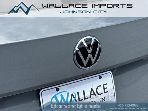 Used 2023 Volkswagen Taos SE FWD image 10