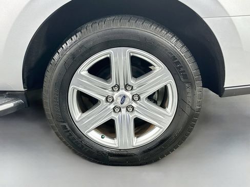 Used 2018 Ford Expedition XLT w/ Equipment Group 202A AWD/4WD image 35