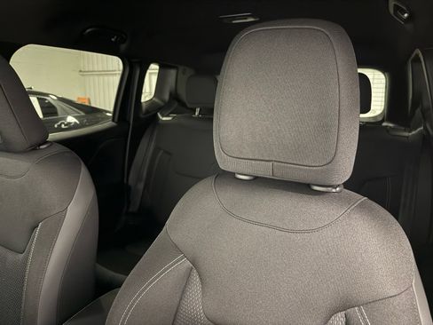 Used 2022 Jeep Renegade Altitude AWD/4WD image 19