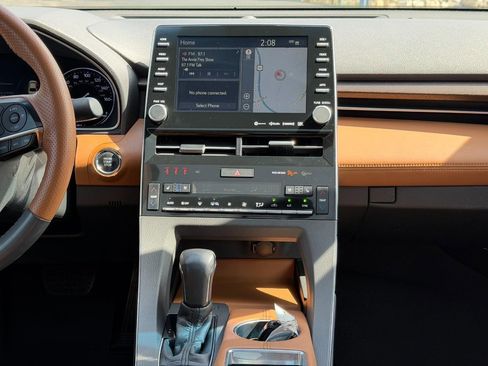 Used 2019 Toyota Avalon Limited FWD image 14