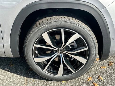 New 2026 Volkswagen Atlas Cross Sport SEL Premium R-Line image 12