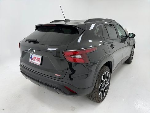 Used 2025 Chevrolet Trax RS w/ Driver Confidence Package image 8