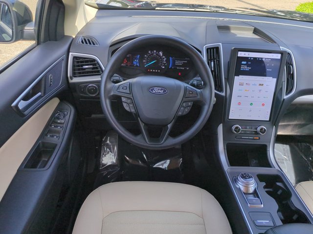 Used 2024 Ford Edge SE w/ Black Appearance Package AWD/4WD image 15