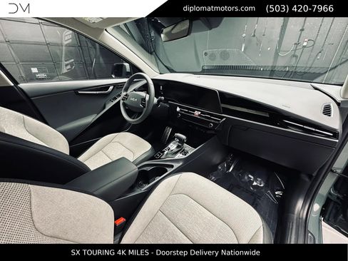 Used 2023 Kia Niro SX Touring FWD image 19