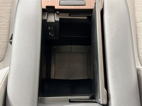 Used 2021 Toyota Sienna LE w/ LE Plus Package image 33