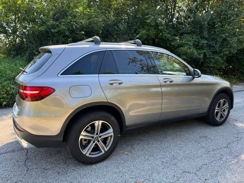 Used 2019 Mercedes-Benz GLC 300 4MATIC image 5