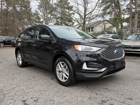 Used 2023 Ford Edge SEL image 7