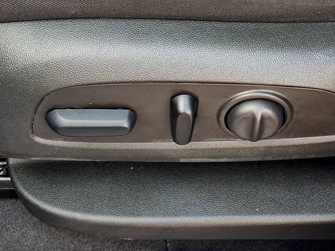 Certified 2024 Chevrolet Equinox LT FWD image 24
