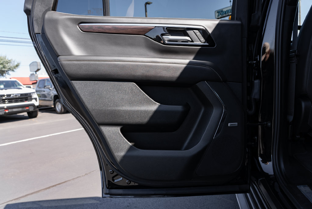 Used 2025 Chevrolet Tahoe Premier AWD/4WD image 27