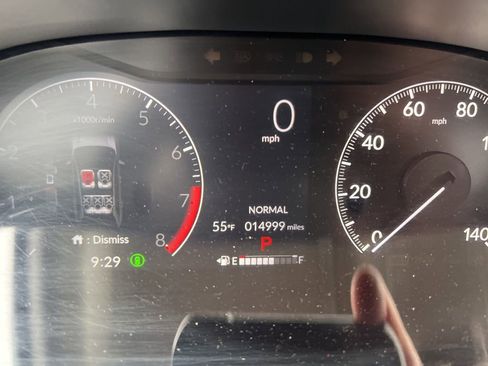 Used 2025 Honda HR-V LX image 8