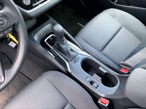 Used 2025 Toyota Corolla LE FWD image 16