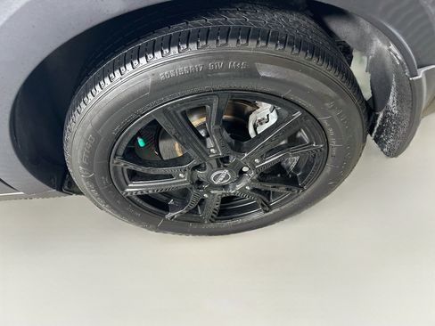 Used 2023 Nissan Kicks SR FWD image 11