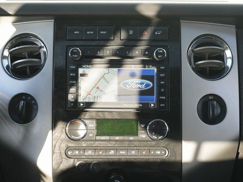 Used 2013 Ford Expedition EL Limited image 39