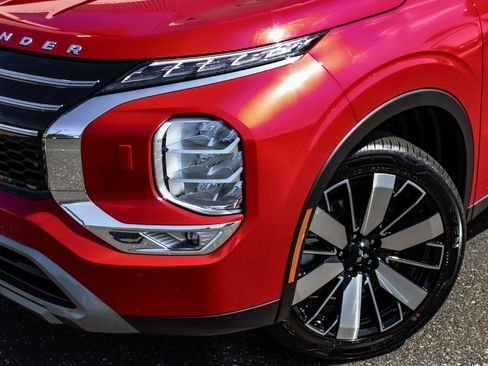 New 2025 Mitsubishi Outlander SE image 48