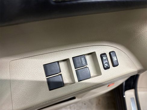 Used 2013 Toyota Highlander Limited image 13