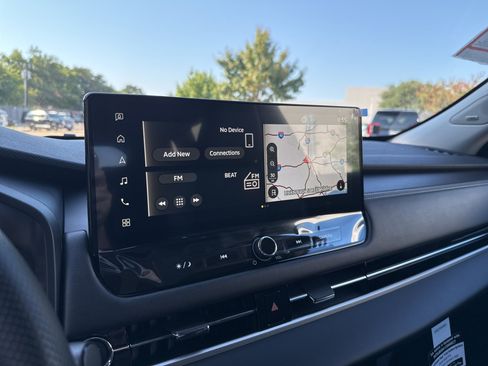 New 2025 Mitsubishi Outlander SE image 8