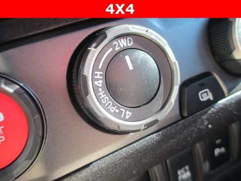 Used 2019 Toyota Tacoma TRD Sport image 25