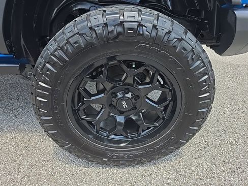 Used 2024 Ford Bronco Black Diamond AWD/4WD image 9