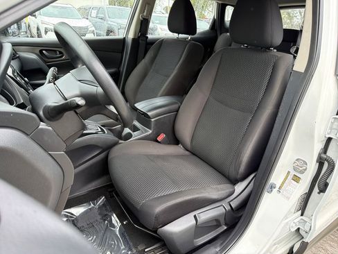 Used 2021 Nissan Rogue Sport S image 28