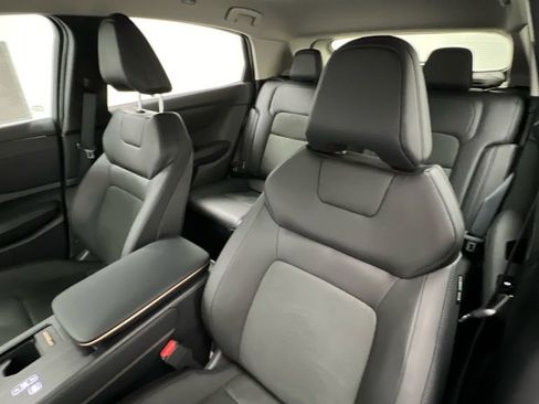 Used 2024 Nissan Ariya AWD image 9