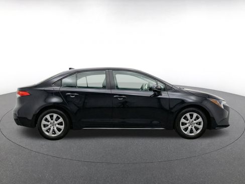 Used 2025 Toyota Corolla LE FWD image 8